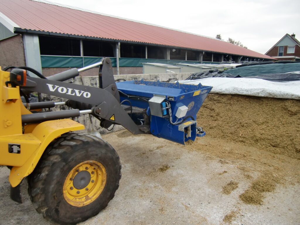 Auger buckets