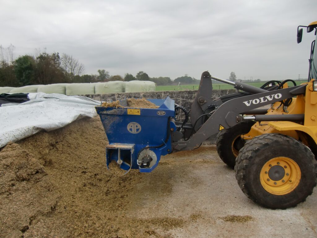 Auger buckets