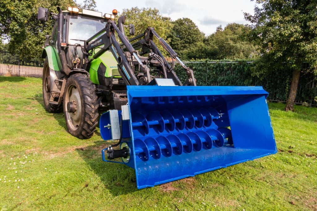 Auger buckets