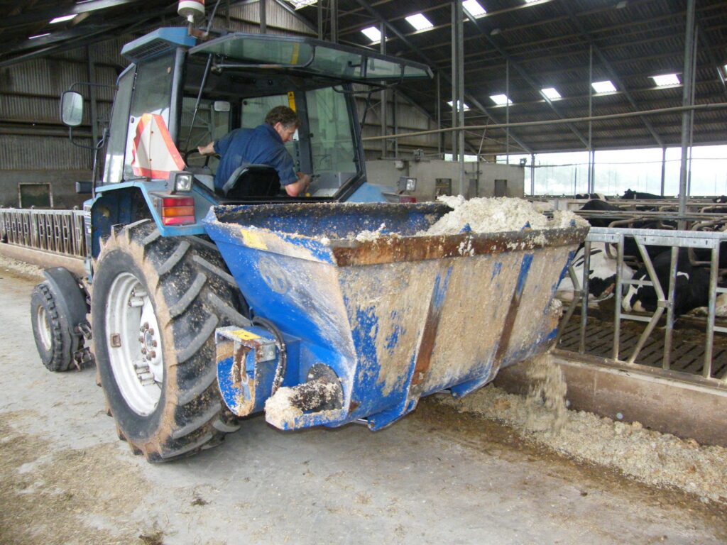 Auger buckets